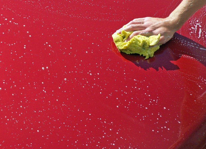 Ročno pranje in voskanje vozila